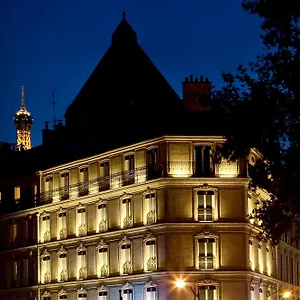 *** Hotel Marceau Champs-elysees França